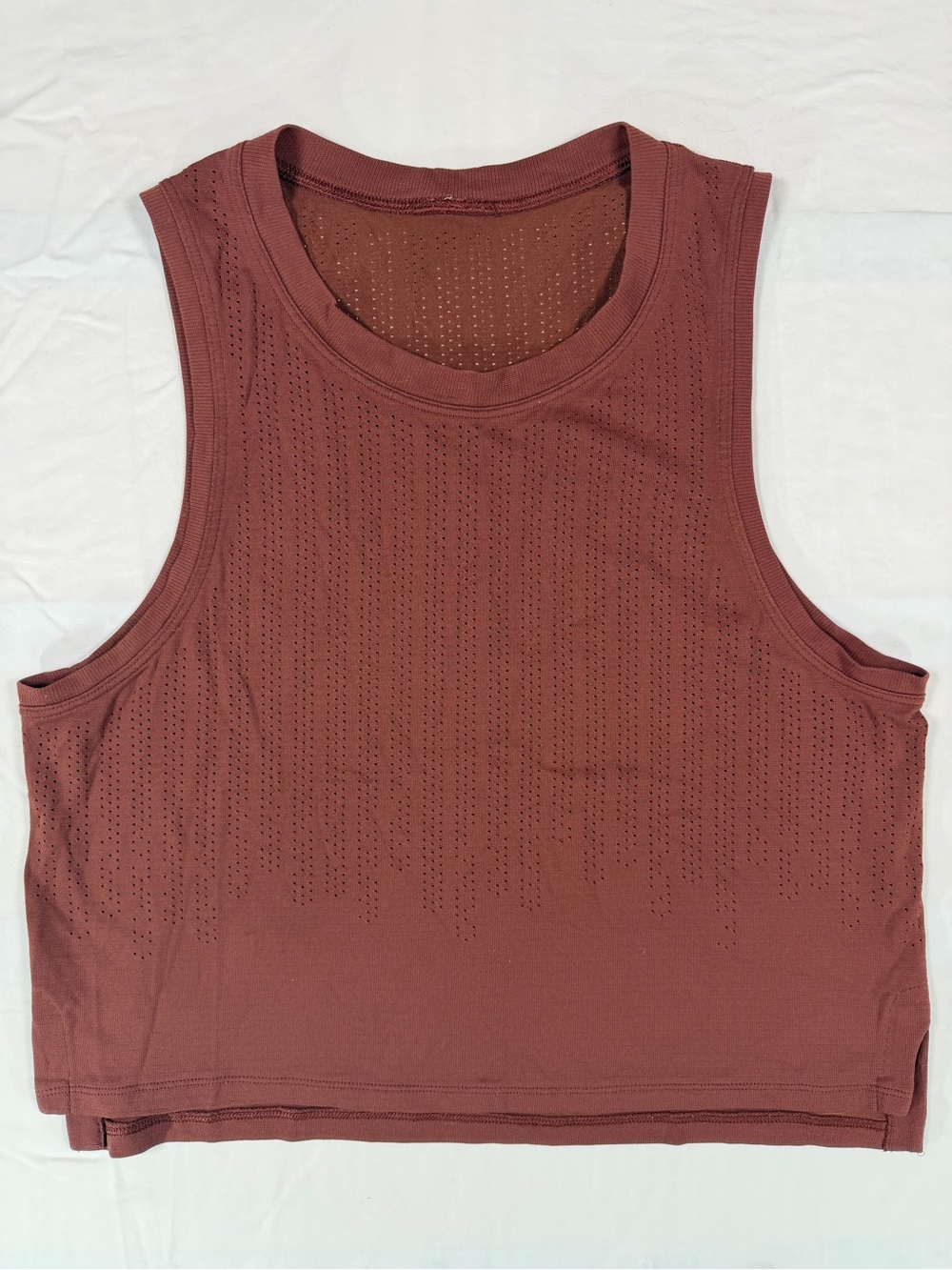 Lululemon Sculpt Tank Top Womens Medium Red Merlot Perforated Cropped Running